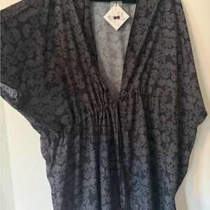 Men's Black and Gray Skull Print cover up